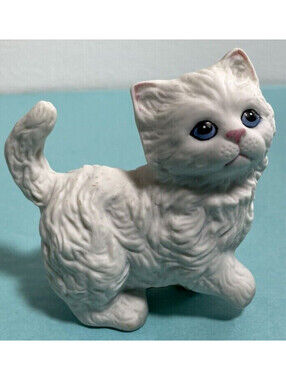 Vintage Porcelain Homco Standing White Fluffy Cat Kitten Paw up Figurine cute
